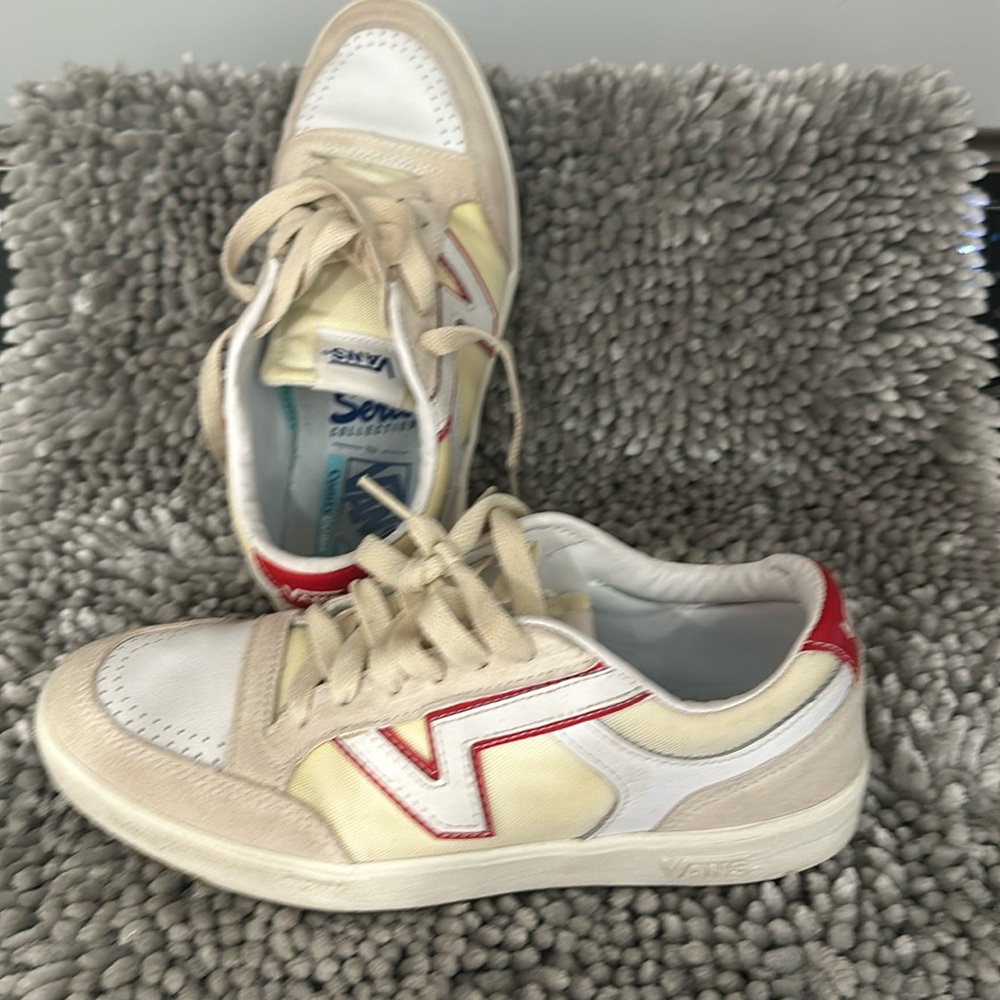 Vans sneakers barely worn